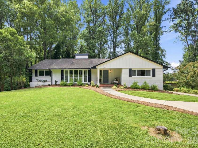 215 Pinehurst Lane, Newton, NC 28658.  MLS# CAR4418066, YatesRealty ID 47113. 