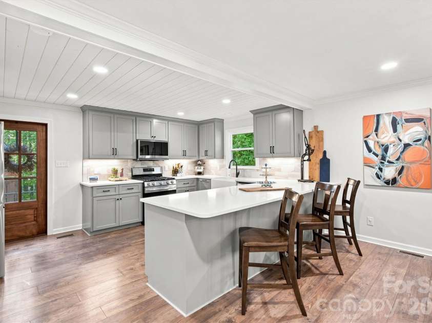 215 Pinehurst Lane, Newton, NC 28658.  MLS# CAR4418066, YatesRealty ID 47113. 