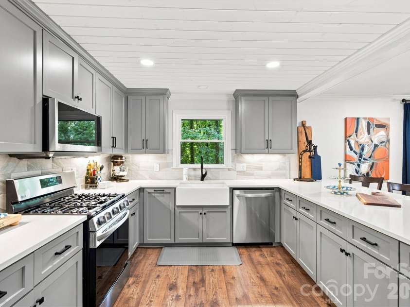 215 Pinehurst Lane, Newton, NC 28658.  MLS# CAR4418066, YatesRealty ID 47113. 