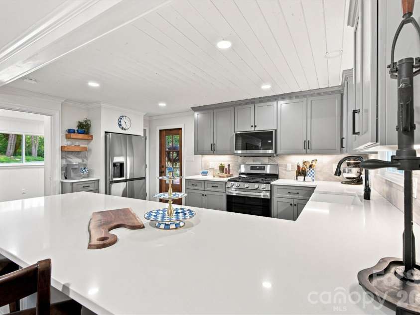 215 Pinehurst Lane, Newton, NC 28658.  MLS# CAR4418066, YatesRealty ID 47113. 
