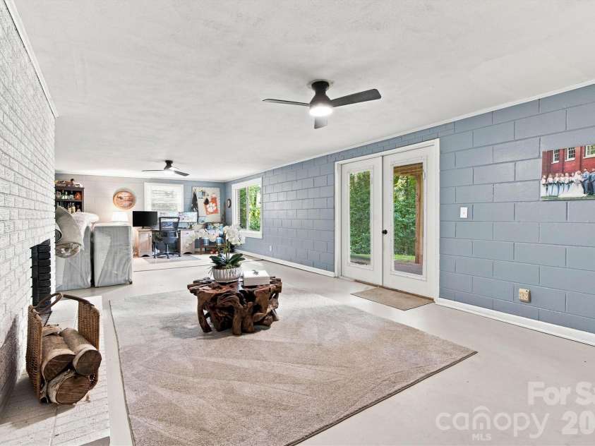 215 Pinehurst Lane, Newton, NC 28658.  MLS# CAR4418066, YatesRealty ID 47113. 