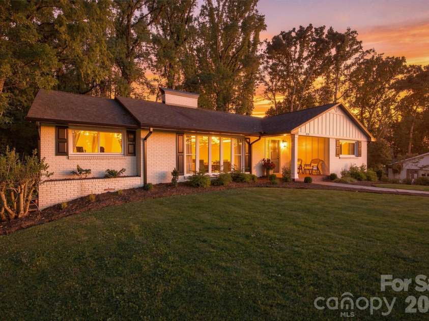 215 Pinehurst Lane, Newton, NC 28658.  MLS# CAR4418066, YatesRealty ID 47113. 