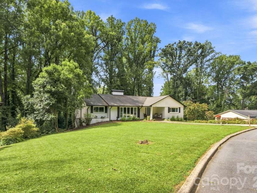 215 Pinehurst Lane, Newton, NC 28658.  MLS# CAR4418066, YatesRealty ID 47113. 
