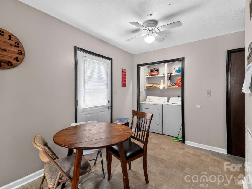 6815-6817 Valleybrook Road, Columbia, SC 29206.  MLS# CAR4404812, YatesRealty ID 47119. 6815 Kitchen