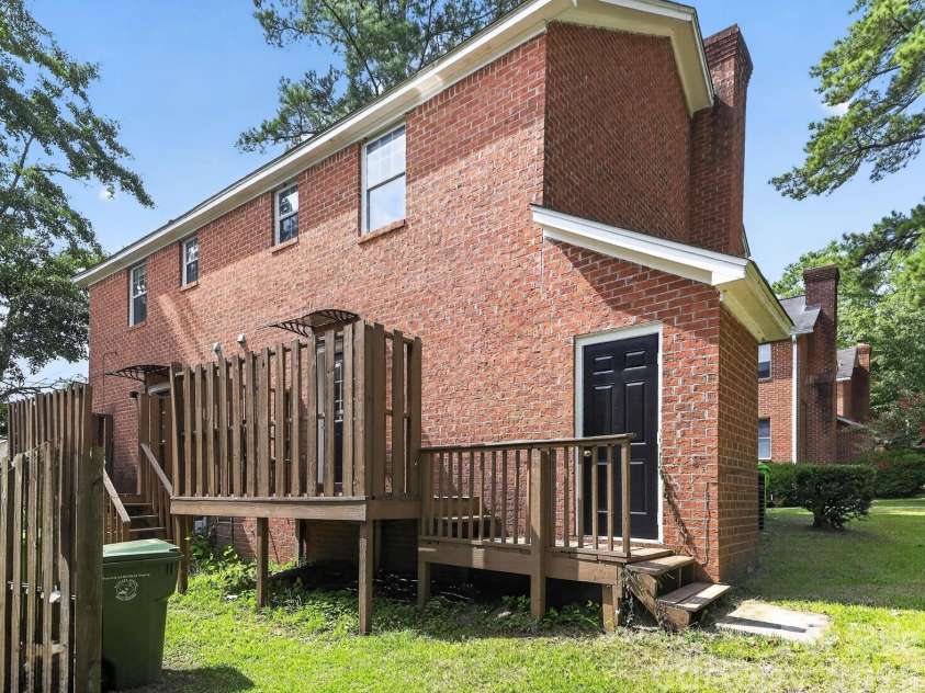 6815-6817 Valleybrook Road, Columbia, SC 29206.  MLS# CAR4404812, YatesRealty ID 47119. 