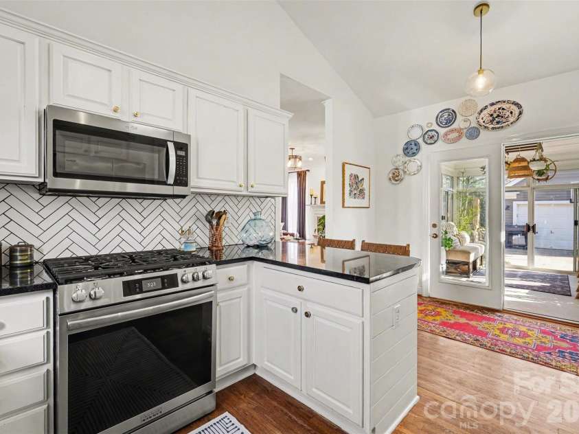 136 Spencer Street, Davidson, NC 28036.  MLS# CAR4355088, YatesRealty ID 4712. 
