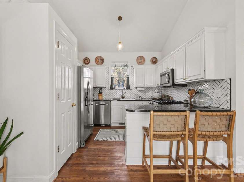 136 Spencer Street, Davidson, NC 28036.  MLS# CAR4355088, YatesRealty ID 4712. 