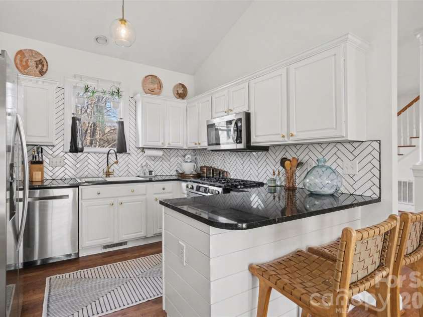 136 Spencer Street, Davidson, NC 28036.  MLS# CAR4355088, YatesRealty ID 4712. 