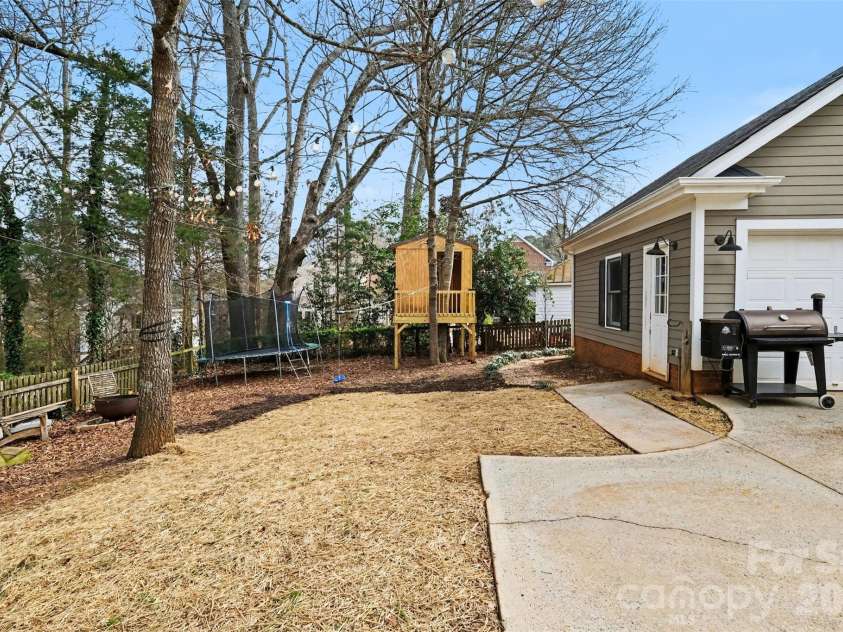 136 Spencer Street, Davidson, NC 28036.  MLS# CAR4355088, YatesRealty ID 4712. 