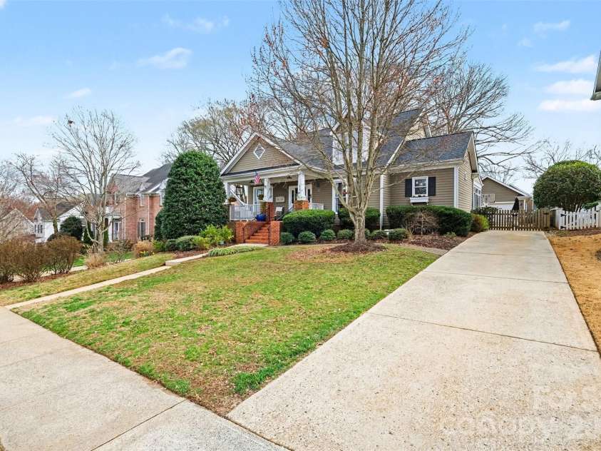 136 Spencer Street, Davidson, NC 28036.  MLS# CAR4355088, YatesRealty ID 4712. 