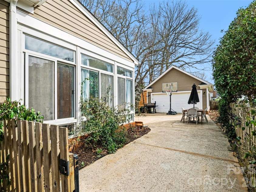 136 Spencer Street, Davidson, NC 28036.  MLS# CAR4355088, YatesRealty ID 4712. 