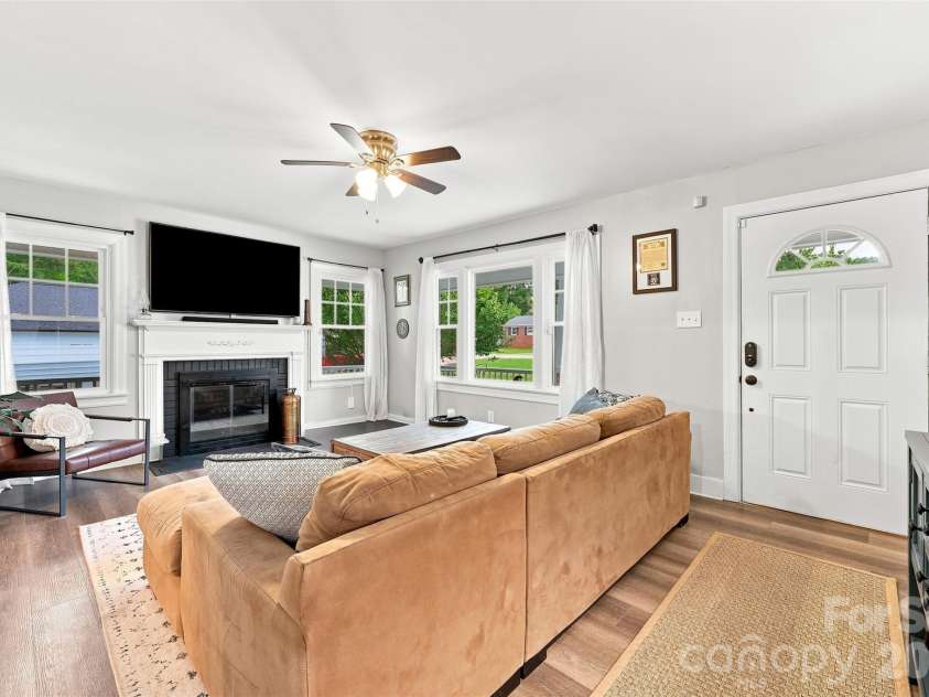 208 Barron Park, York, SC 29745.  MLS# CAR4418344, YatesRealty ID 47120. 