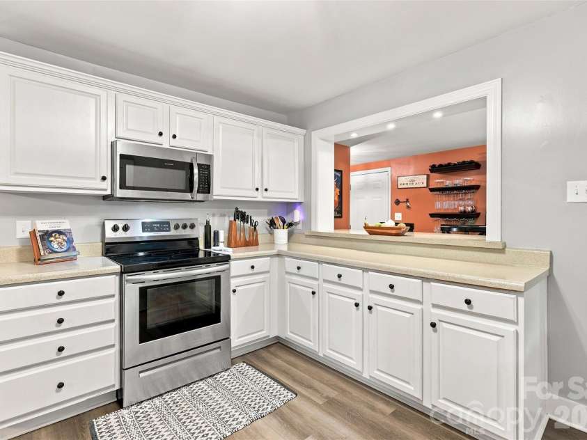 208 Barron Park, York, SC 29745.  MLS# CAR4418344, YatesRealty ID 47120. 