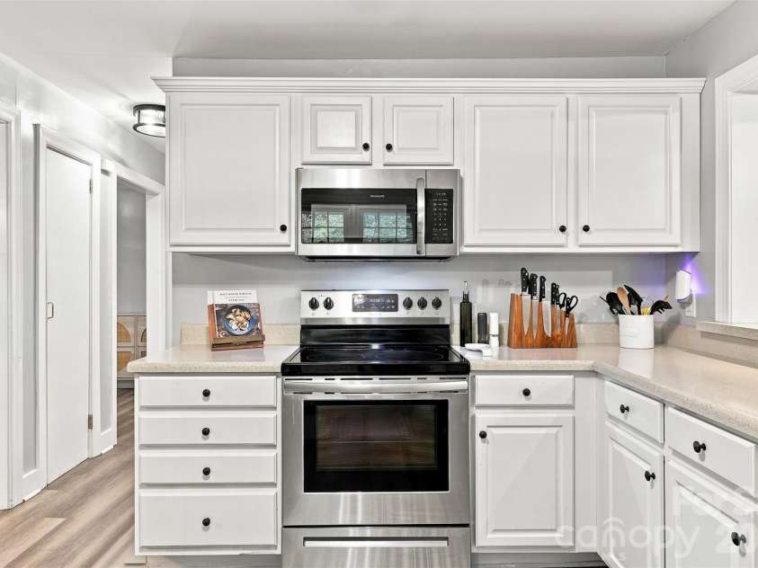208 Barron Park, York, SC 29745.  MLS# CAR4418344, YatesRealty ID 47120. 