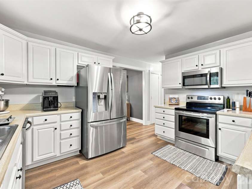 208 Barron Park, York, SC 29745.  MLS# CAR4418344, YatesRealty ID 47120. 