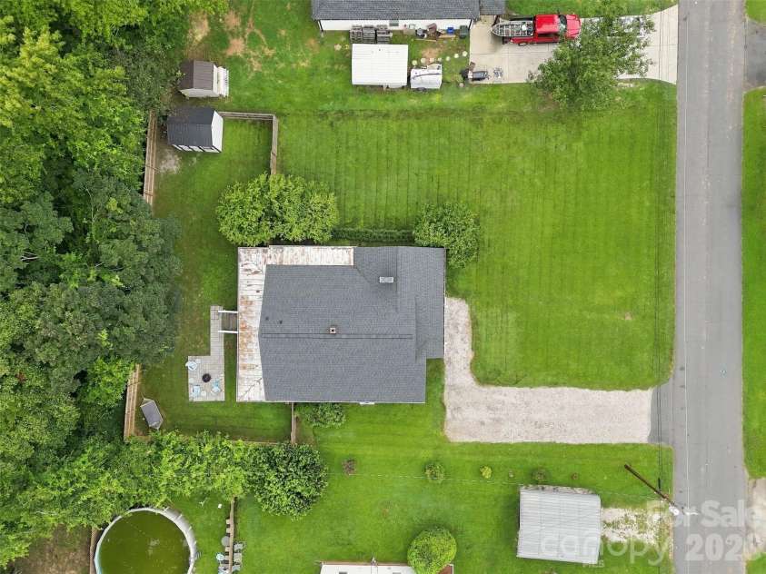 208 Barron Park, York, SC 29745.  MLS# CAR4418344, YatesRealty ID 47120. 
