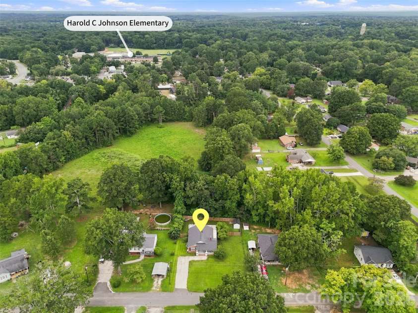 208 Barron Park, York, SC 29745.  MLS# CAR4418344, YatesRealty ID 47120. 
