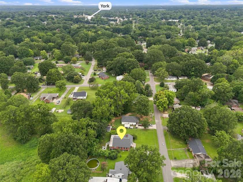 208 Barron Park, York, SC 29745.  MLS# CAR4418344, YatesRealty ID 47120. 
