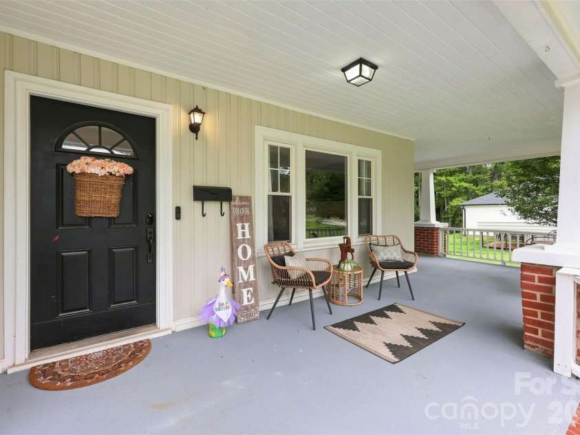 208 Barron Park, York, SC 29745.  MLS# CAR4418344, YatesRealty ID 47120. Front porch