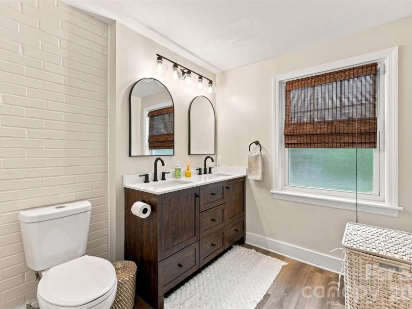 208 Barron Park, York, SC 29745.  MLS# CAR4418344, YatesRealty ID 47120. Primary bathroom