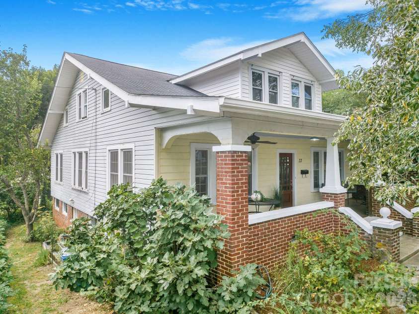 33 Fairfax Avenue, Asheville, NC 28806.  MLS# CAR4401543, YatesRealty ID 47121. 