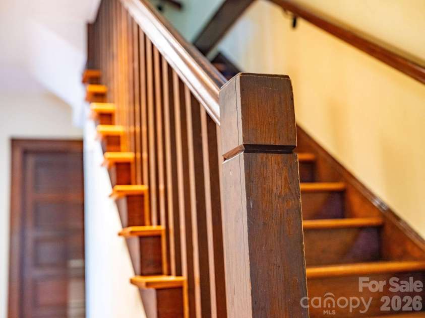 33 Fairfax Avenue, Asheville, NC 28806.  MLS# CAR4401543, YatesRealty ID 47121. Beautiful trim work