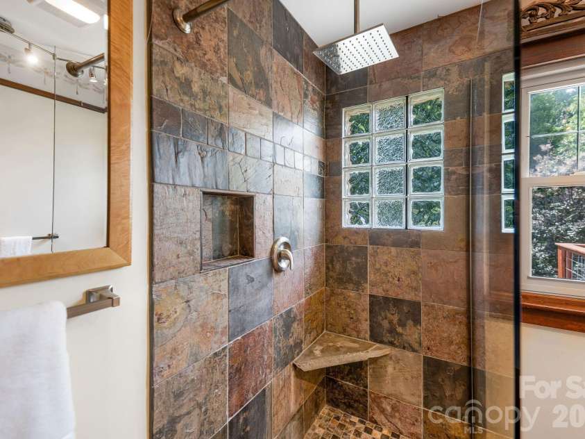 33 Fairfax Avenue, Asheville, NC 28806.  MLS# CAR4401543, YatesRealty ID 47121. Full bathroom, main level