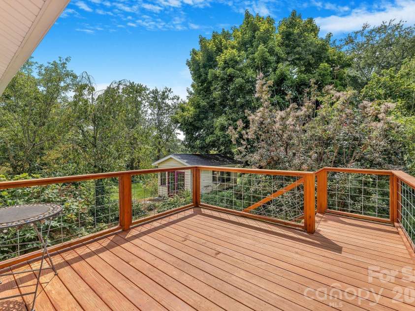 33 Fairfax Avenue, Asheville, NC 28806.  MLS# CAR4401543, YatesRealty ID 47121. New back deck