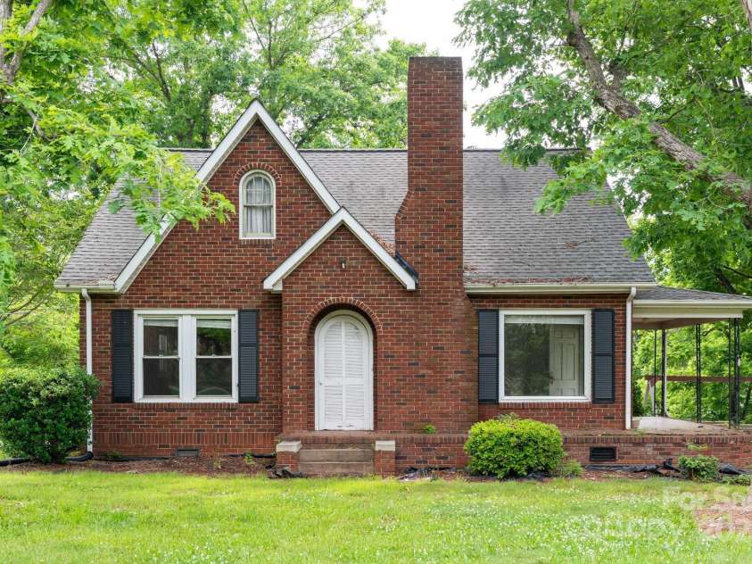 4098 Nc Hwy 127 Highway, Hickory, NC 28602.  MLS# CAR4256823, YatesRealty ID 47123. 