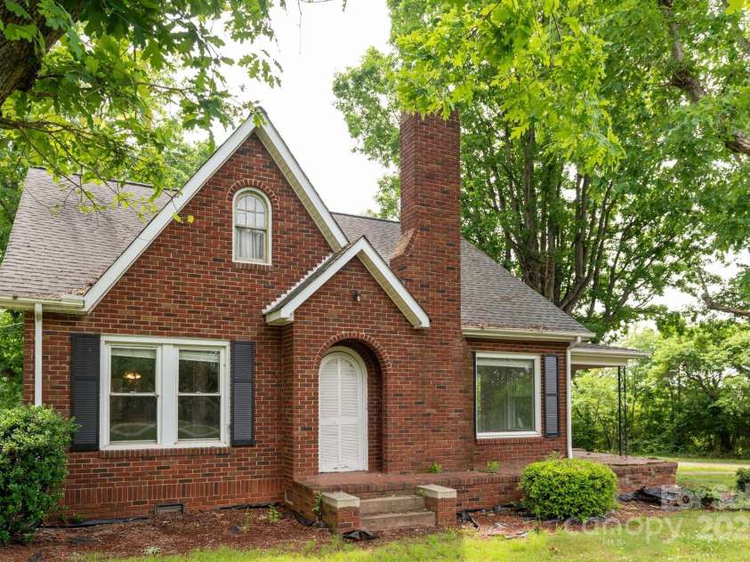 4098 Nc Hwy 127 Highway, Hickory, NC 28602.  MLS# CAR4256823, YatesRealty ID 47123. 