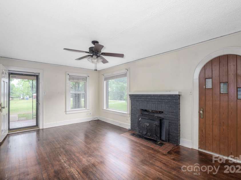 4098 Nc Hwy 127 Highway, Hickory, NC 28602.  MLS# CAR4256823, YatesRealty ID 47123. 