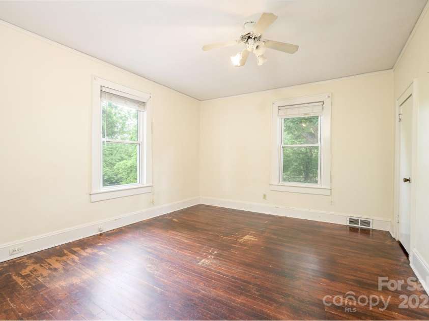 4098 Nc Hwy 127 Highway, Hickory, NC 28602.  MLS# CAR4256823, YatesRealty ID 47123. 
