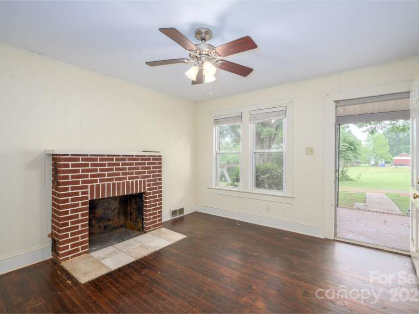 4098 Nc Hwy 127 Highway, Hickory, NC 28602.  MLS# CAR4256823, YatesRealty ID 47123. 