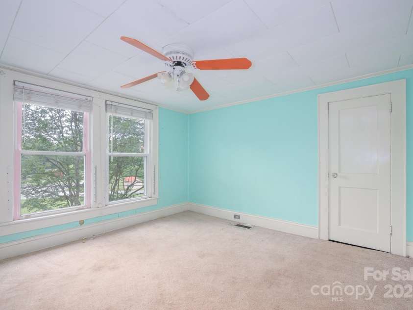 4098 Nc Hwy 127 Highway, Hickory, NC 28602.  MLS# CAR4256823, YatesRealty ID 47123. 