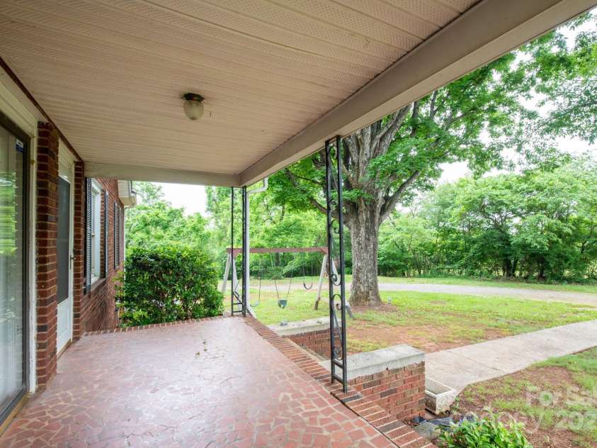 4098 Nc Hwy 127 Highway, Hickory, NC 28602.  MLS# CAR4256823, YatesRealty ID 47123. 