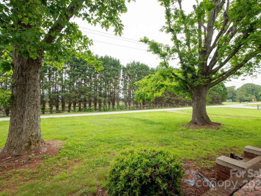 4098 Nc Hwy 127 Highway, Hickory, NC 28602.  MLS# CAR4256823, YatesRealty ID 47123. 