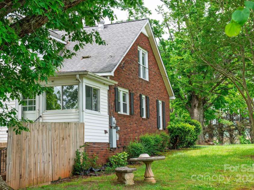 4098 Nc Hwy 127 Highway, Hickory, NC 28602.  MLS# CAR4256823, YatesRealty ID 47123. 