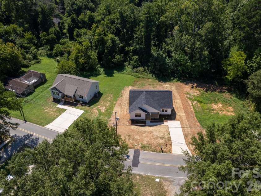 409 Queens Road, Gastonia, NC 28052.  MLS# CAR4418172, YatesRealty ID 47125. 