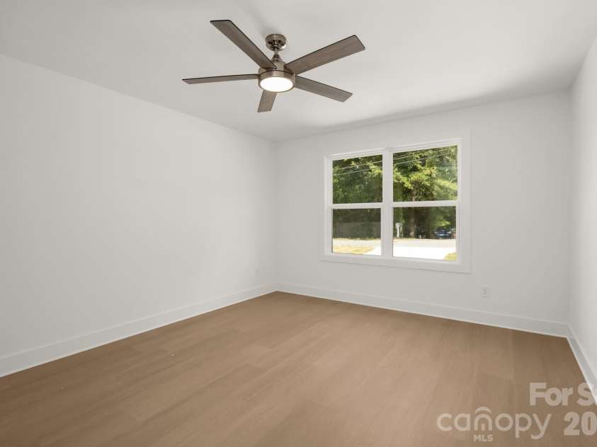 409 Queens Road, Gastonia, NC 28052.  MLS# CAR4418172, YatesRealty ID 47125. 