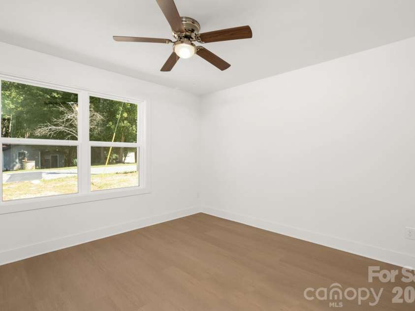 409 Queens Road, Gastonia, NC 28052.  MLS# CAR4418172, YatesRealty ID 47125. 
