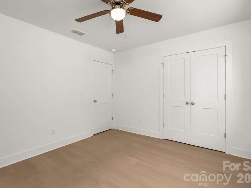 409 Queens Road, Gastonia, NC 28052.  MLS# CAR4418172, YatesRealty ID 47125. 