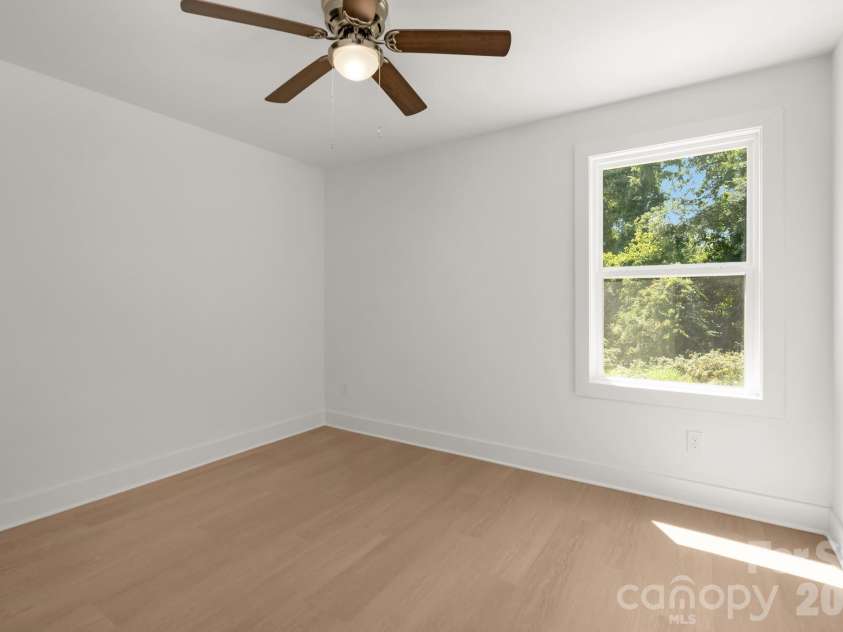 409 Queens Road, Gastonia, NC 28052.  MLS# CAR4418172, YatesRealty ID 47125. 