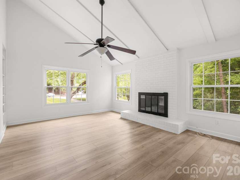 6713 William Harry Court, Charlotte, NC 28211.  MLS# CAR4418714, YatesRealty ID 47126. 