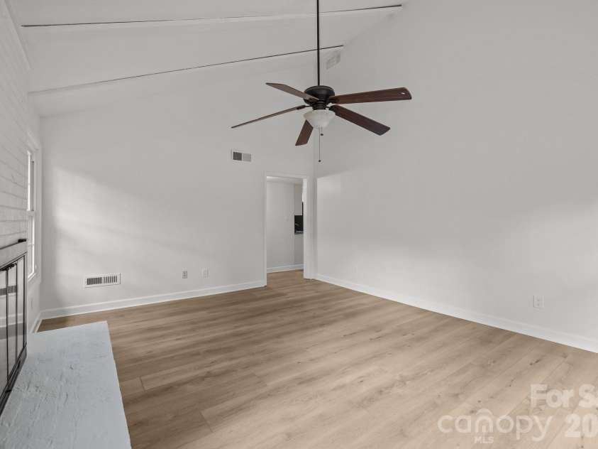 6713 William Harry Court, Charlotte, NC 28211.  MLS# CAR4418714, YatesRealty ID 47126. 