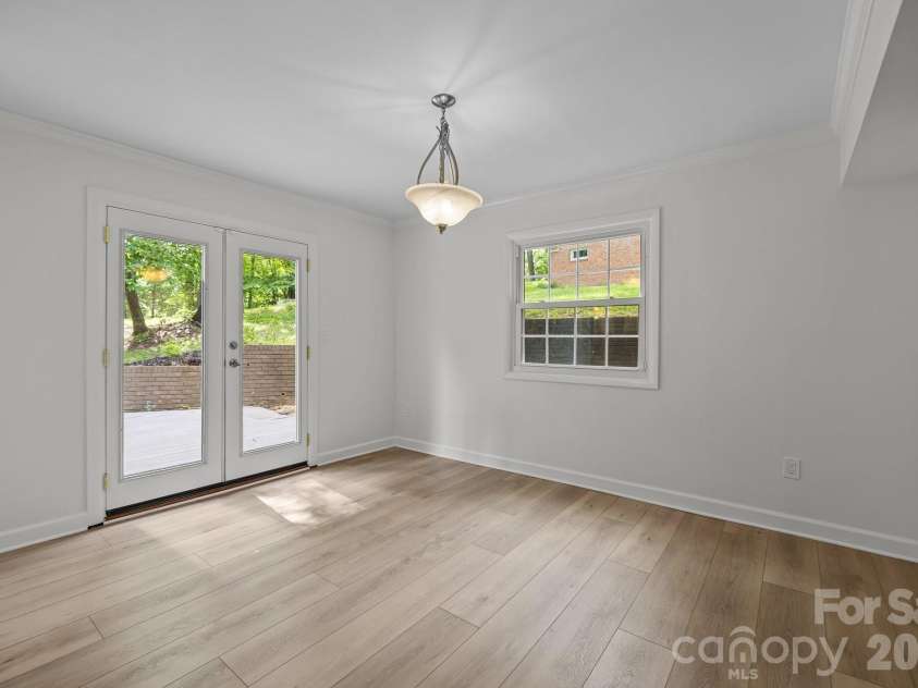 6713 William Harry Court, Charlotte, NC 28211.  MLS# CAR4418714, YatesRealty ID 47126. 