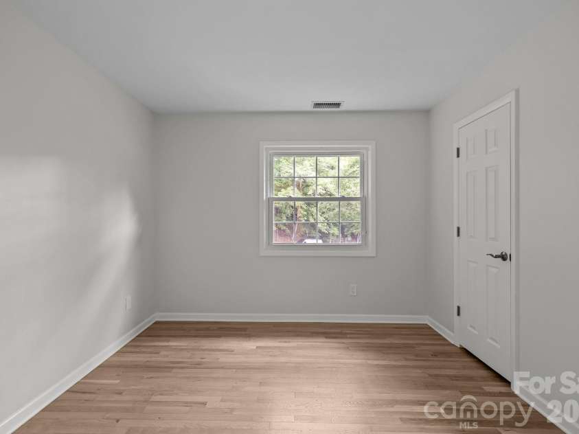 6713 William Harry Court, Charlotte, NC 28211.  MLS# CAR4418714, YatesRealty ID 47126. 