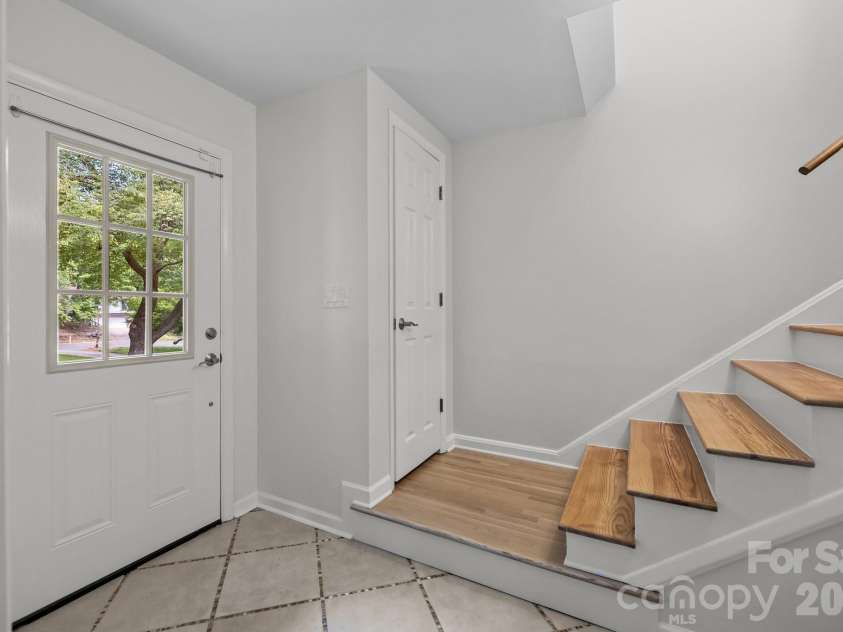 6713 William Harry Court, Charlotte, NC 28211.  MLS# CAR4418714, YatesRealty ID 47126. 