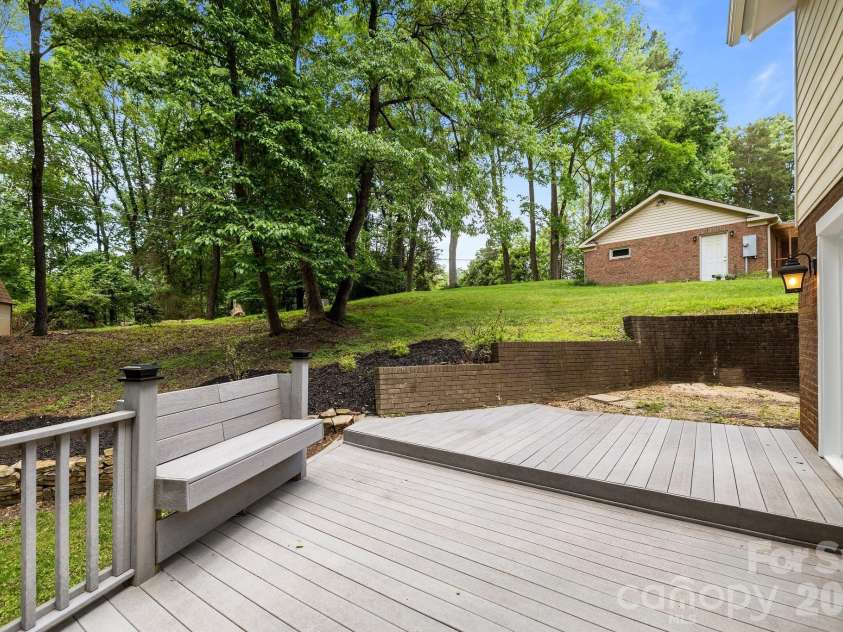 6713 William Harry Court, Charlotte, NC 28211.  MLS# CAR4418714, YatesRealty ID 47126. 
