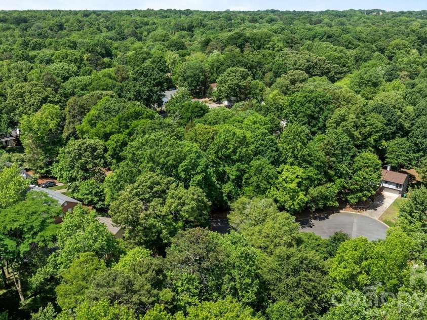 6713 William Harry Court, Charlotte, NC 28211.  MLS# CAR4418714, YatesRealty ID 47126. 