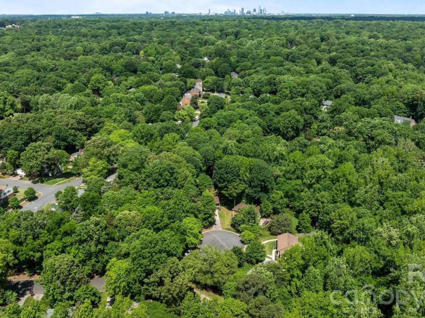 6713 William Harry Court, Charlotte, NC 28211.  MLS# CAR4418714, YatesRealty ID 47126. 